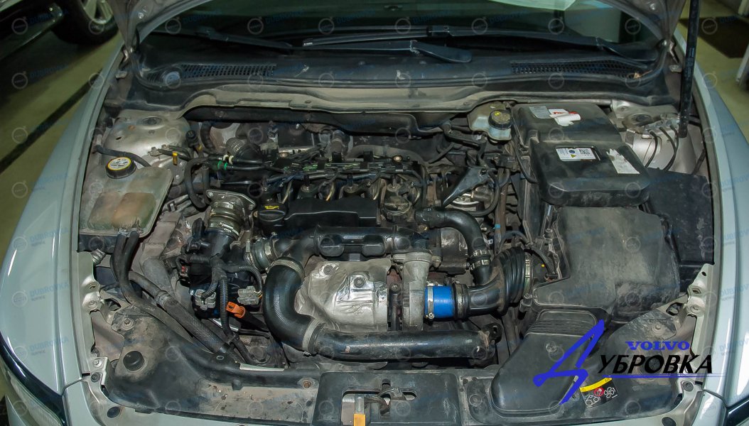 Volvo S40 с редким дизельным двигателем 1,6 литра. Замена дроссельного механизма - фото 9